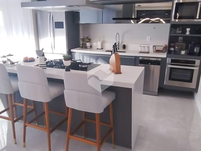 Casa com 300m² 4 quartos e 6 banheiros, à venda, no bairro Recreio dos Bandeirantes em Rio de Janeiro
