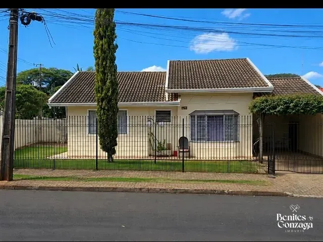 Casa com 226m² 3 quartos e 2 banheiros, à venda, no bairro Conjunto Habitacional Requião em Maringá