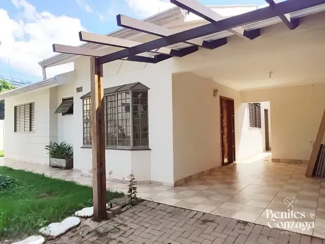 Casa com 226m² 3 quartos e 2 banheiros, à venda, no bairro Conjunto Habitacional Requião em Maringá
