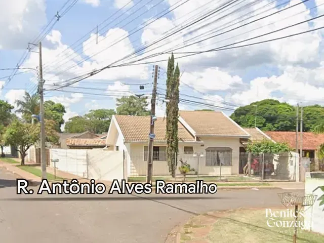 Casa com 226m² 3 quartos e 2 banheiros, à venda, no bairro Conjunto Habitacional Requião em Maringá