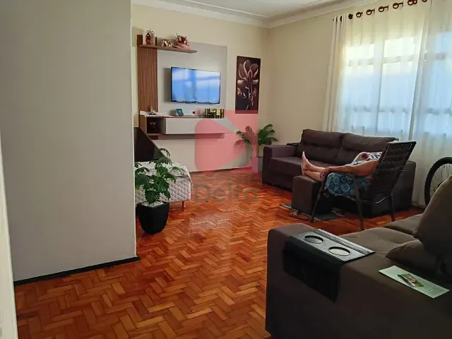 Casa 3 quartos e 1 banheiro, à venda, no bairro Vila Steola em Pirassununga