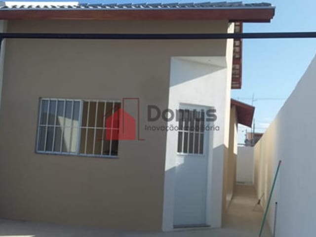 Casa à venda, no bairro Residencial e Comercial Portal dos Eucaliptos em Pindamonhangaba