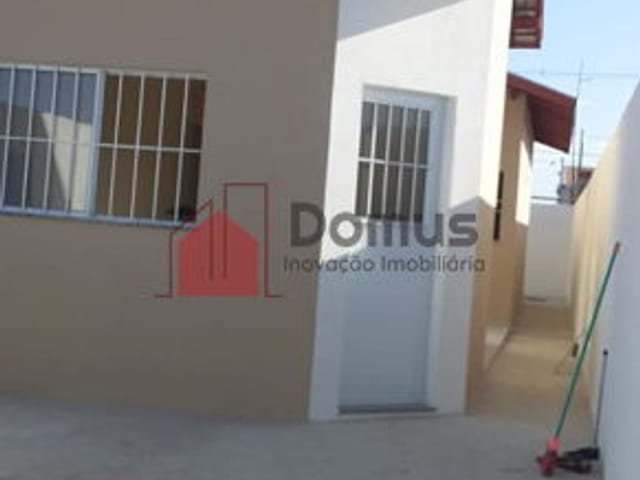 Casa à venda, no bairro Residencial e Comercial Portal dos Eucaliptos em Pindamonhangaba