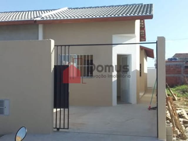 Casa à venda, no bairro Residencial e Comercial Portal dos Eucaliptos em Pindamonhangaba