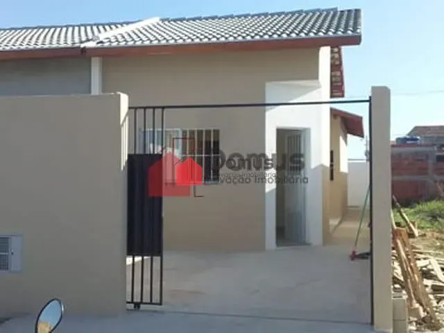 Casa à venda, no bairro Residencial e Comercial Portal dos Eucaliptos em Pindamonhangaba