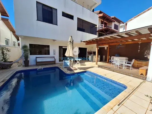 Casa com 344m² 4 quartos e 4 banheiros, à venda ou para alugar, no bairro Urbanova em São José dos Campos