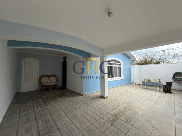 Casa com 279m² 2 quartos e 3 banheiros, à venda, no bairro Jardim Luar em Salto de Pirapora