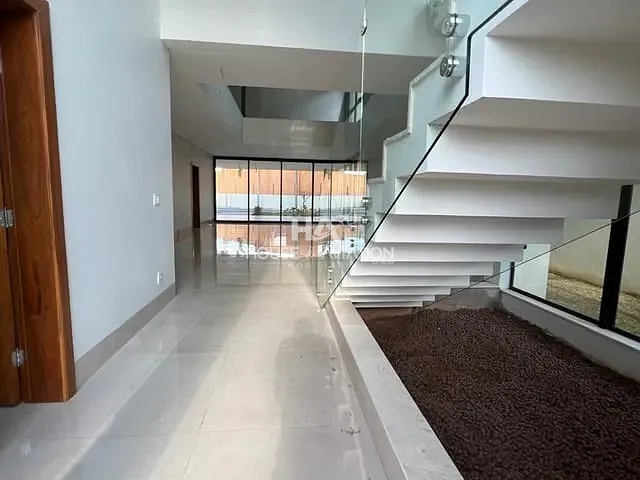 Casa com 661m² 5 quartos e 6 banheiros, à venda, no bairro Residencial Alphaville Flamboyant em Goiânia
