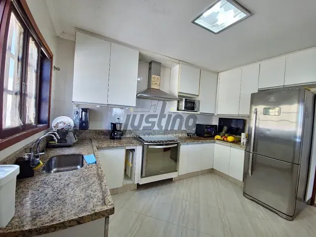 Casa com 483m² 3 quartos e 2 banheiros, à venda, no bairro Satélite em Itanhaém