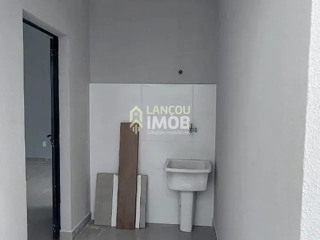 Casa 3 quartos e 2 banheiros, à venda, no bairro Residencial Santa Giovana em Jundiaí