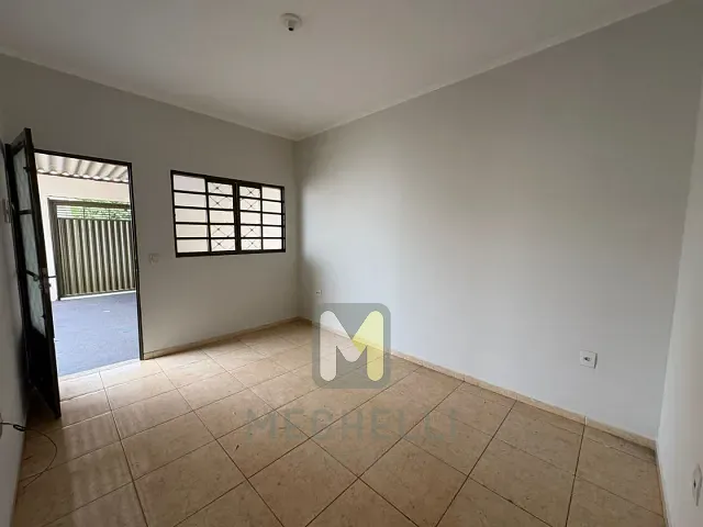 Casa com 250m² 2 quartos e 1 banheiro, para alugar, no bairro Chavans em Serrana