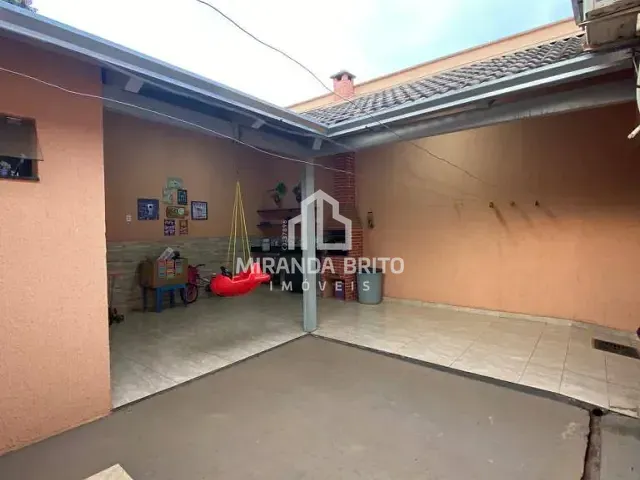 Casa 2 quartos e 2 banheiros, à venda, no bairro Parque Veiga Jardim em Aparecida de Goiânia