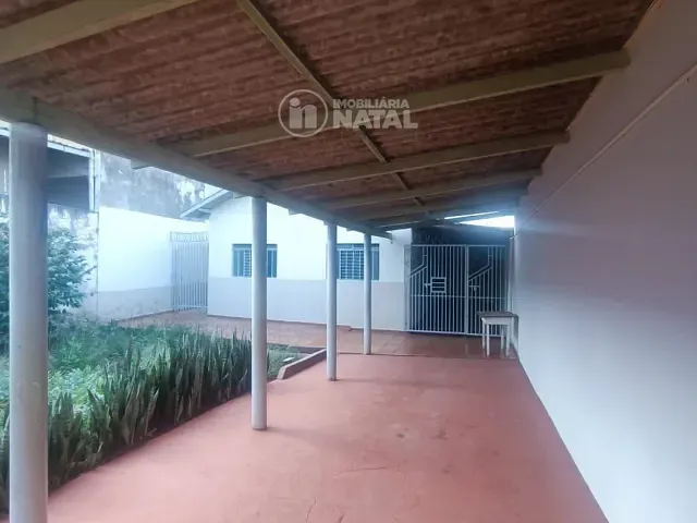 Casa com 125m² 2 quartos e 1 banheiro, para alugar, no bairro Califórnia em Londrina