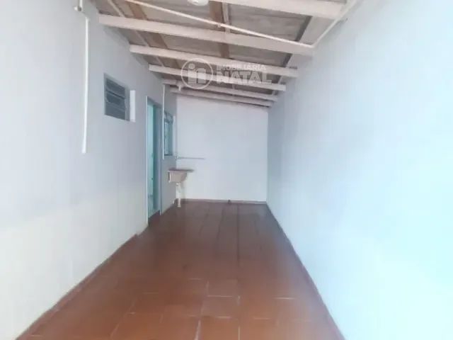 Casa com 125m² 2 quartos e 1 banheiro, para alugar, no bairro Califórnia em Londrina