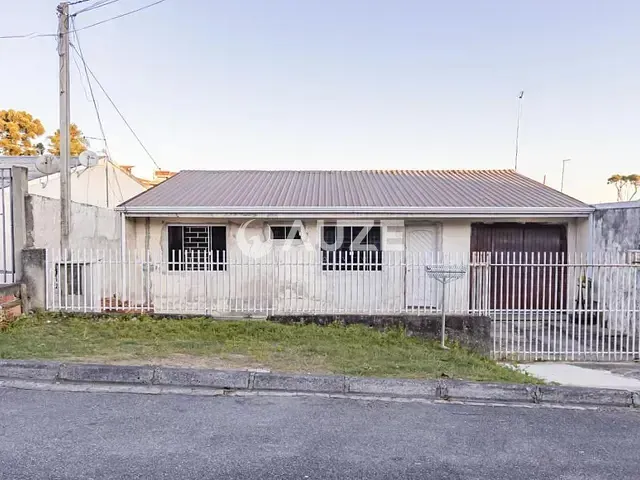 Casa com 170m² 4 quartos e 5 banheiros, à venda, no bairro Xaxim em Curitiba