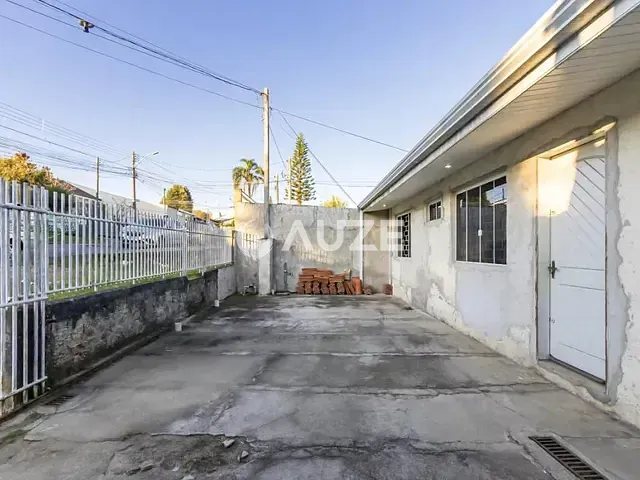 Casa com 170m² 4 quartos e 5 banheiros, à venda, no bairro Xaxim em Curitiba