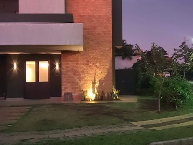 Casa com 497m² 3 quartos e 6 banheiros, à venda, no bairro Alphaville Campo Grande em Campo Grande