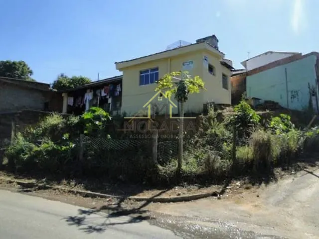Casa com 220m² 2 quartos e 1 banheiro, à venda, no bairro Jardim Planalto em Guaxupé