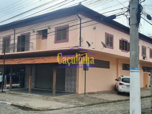 Casa com 1m² 3 quartos e 1 banheiro, à venda, no bairro Centro em Vassouras