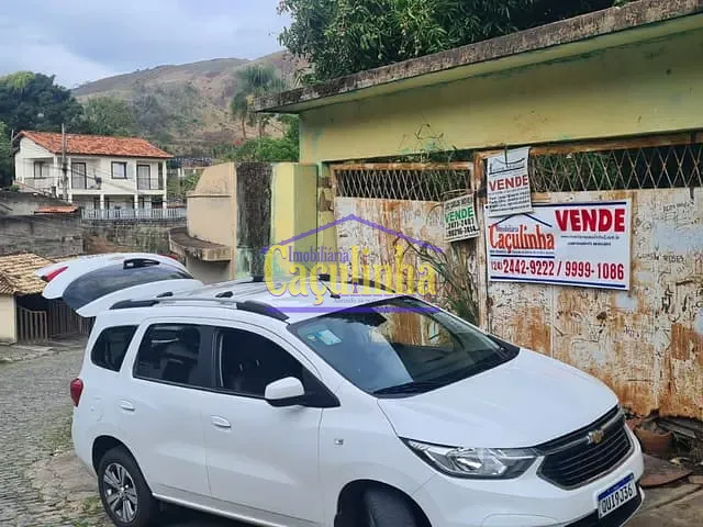 Casa com 1m² 3 quartos e 1 banheiro, à venda, no bairro Centro em Vassouras