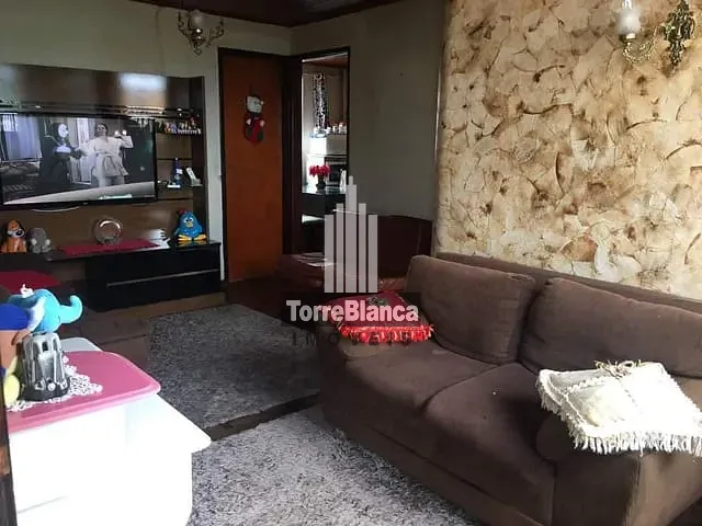 Casa com 286m² 2 quartos e 1 banheiro, à venda, no bairro Uvaranas em Ponta Grossa