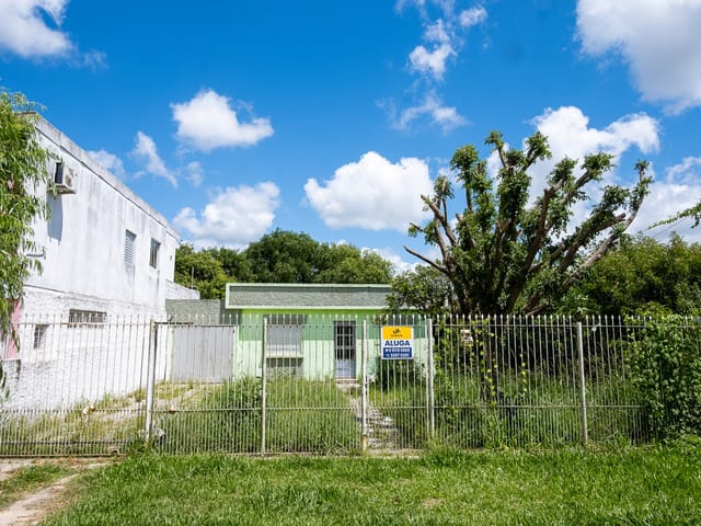 Casa com 100m² 2 quartos e 1 banheiro, para alugar, no bairro Três Vendas em Pelotas