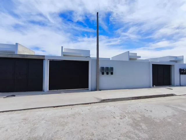 Casa com 89m² 3 quartos e 1 banheiro, à venda, no bairro Jardim Campomar em Rio das Ostras