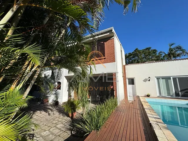 Casa com 960m² 4 quartos e 4 banheiros, à venda, no bairro Laranjal em Pelotas