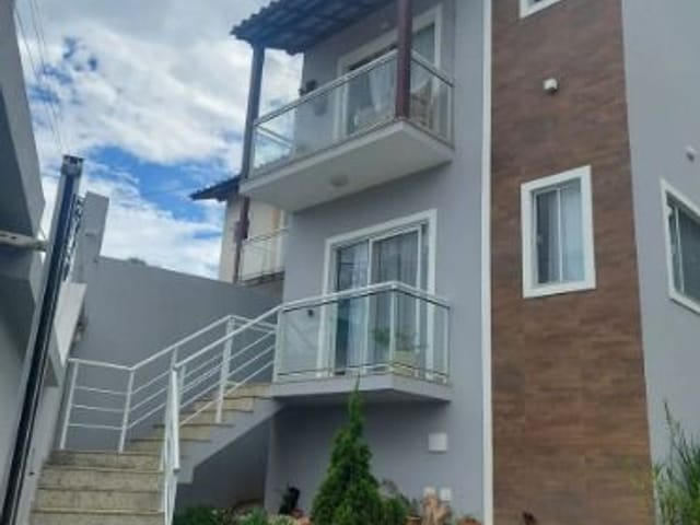 Casa com 220m² 3 quartos e 5 banheiros, à venda, no bairro Vale Encantado em Macaé