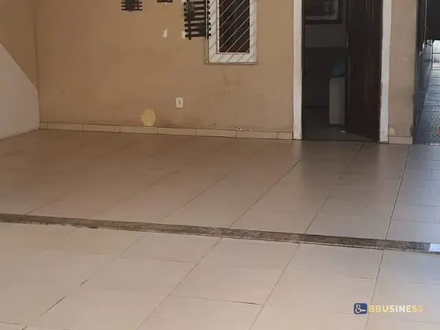 Casa com 175m² 5 quartos e 3 banheiros, à venda, no bairro Alphaville em Campos dos Goytacazes
