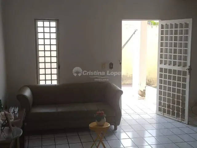 Casa com 405m² 4 quartos e 3 banheiros, à venda, no bairro Ininga em Teresina