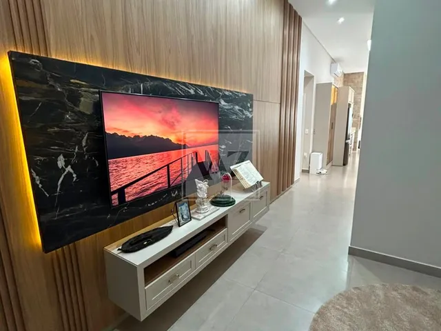 Casa com 300m² 2 quartos e 3 banheiros, à venda, no bairro Jardim Carvalho em Ponta Grossa
