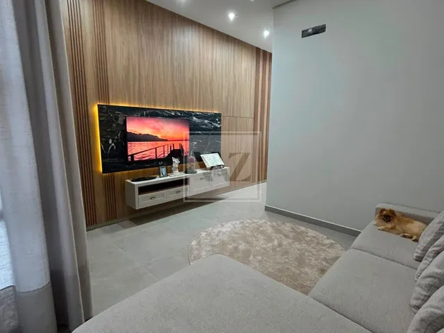 Casa com 300m² 2 quartos e 3 banheiros, à venda, no bairro Jardim Carvalho em Ponta Grossa