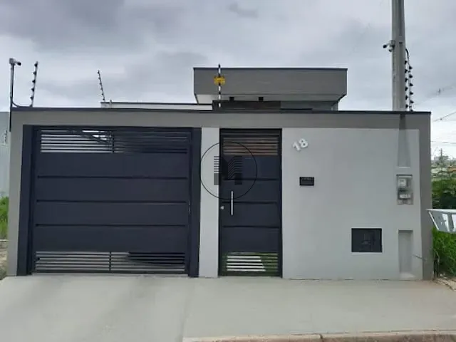 Casa com 175m² 3 quartos e 2 banheiros, à venda, no bairro Loteamento Residencial e Comercial Flamboyant em Pindamonhangaba