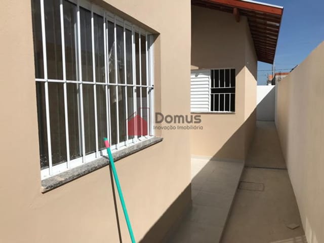 Casa à venda, no bairro Residencial e Comercial Portal dos Eucaliptos em Pindamonhangaba
