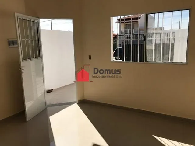 Casa à venda, no bairro Residencial e Comercial Portal dos Eucaliptos em Pindamonhangaba