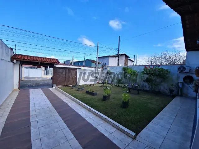 Casa com 599m² 3 quartos e 2 banheiros, à venda, no bairro Jardim Suarão (Praia) em Itanhaém