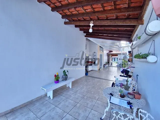 Casa com 599m² 3 quartos e 2 banheiros, à venda, no bairro Jardim Suarão (Praia) em Itanhaém