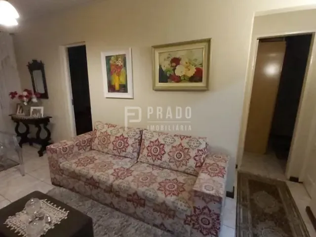 Casa com 300m² 4 quartos e 2 banheiros, à venda, no bairro Três Vendas em Pelotas