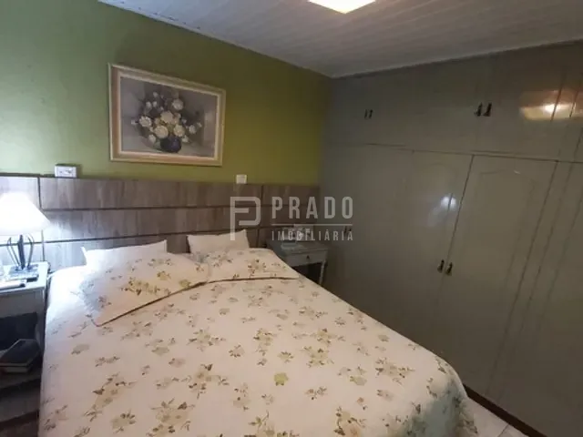 Casa com 300m² 4 quartos e 2 banheiros, à venda, no bairro Três Vendas em Pelotas