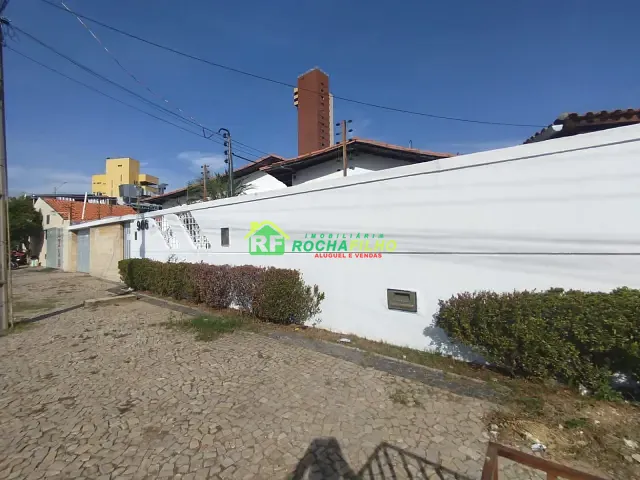 Casa 3 quartos e 3 banheiros, para alugar, no bairro São Cristóvão em Teresina