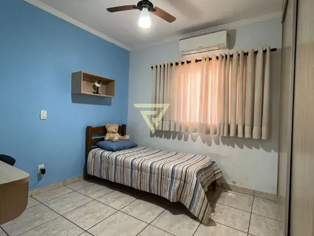 Casa com 200m², à venda, no bairro Jardim Alexandre Balbo em Ribeirão Preto