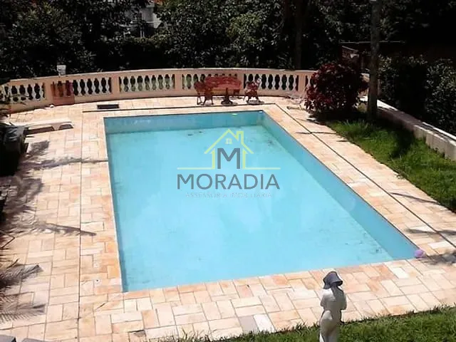 Casa com 1000m² 4 quartos e 4 banheiros, à venda, no bairro Centro em Guaranésia