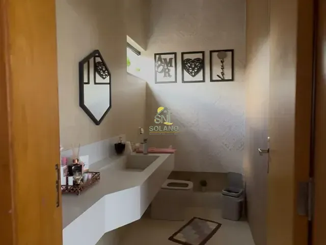 Casa com 360m² 4 quartos e 5 banheiros, para alugar, no bairro Condomínio Residencial Gaudi em Anápolis