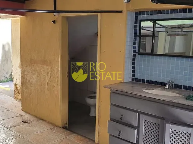 Casa com 190m² 4 quartos e 2 banheiros, à venda, no bairro Centro em Barra Mansa