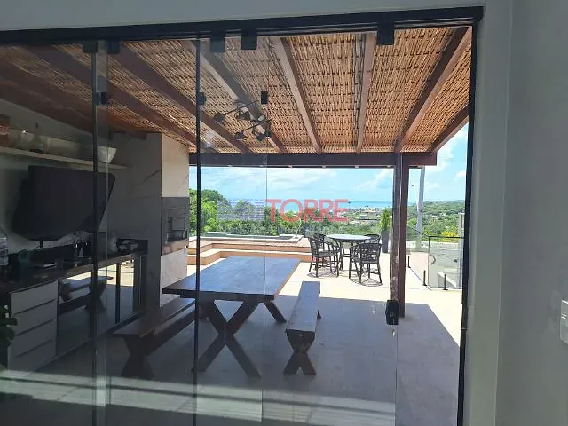 Casa 4 quartos e 5 banheiros, à venda, no bairro Nossa Senhora da Vitória em Ilhéus