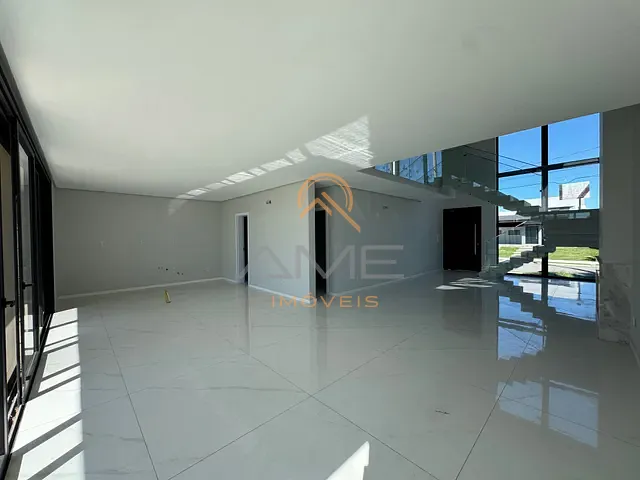 Casa com 400m² 3 quartos e 4 banheiros, à venda, no bairro Laranjal em Pelotas
