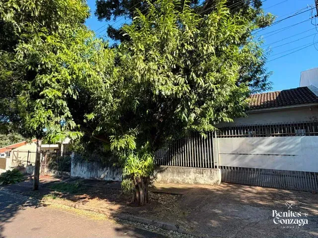 Casa com 300m² 5 quartos e 3 banheiros, à venda, no bairro Jardim Oásis em Maringá