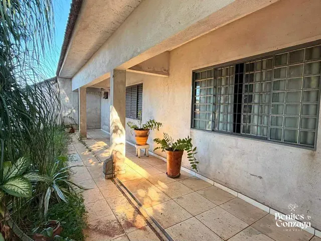 Casa com 300m² 5 quartos e 3 banheiros, à venda, no bairro Jardim Oásis em Maringá