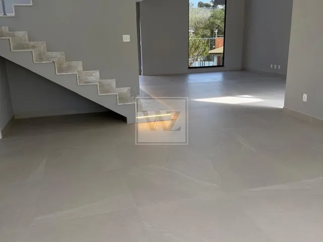 Casa com 313m² 3 quartos e 4 banheiros, à venda, no bairro Orfãs em Ponta Grossa